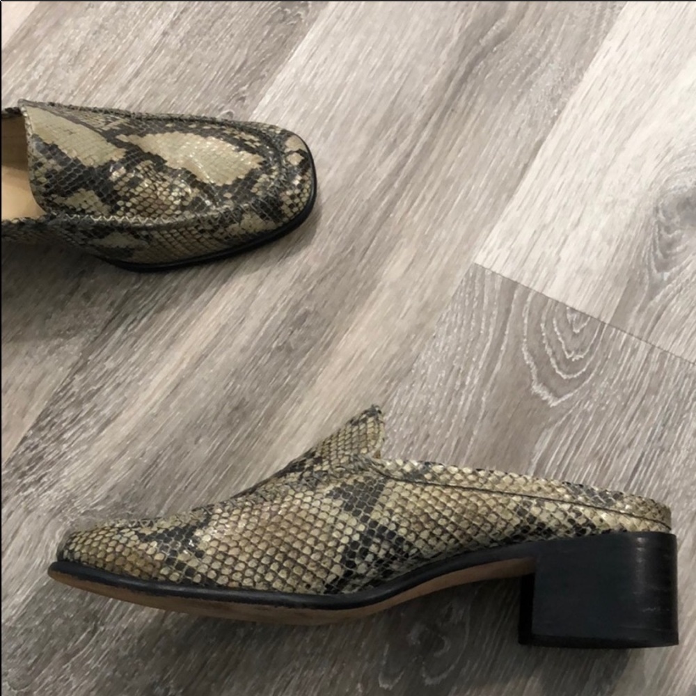 Stuart Weitzman Snake Print Mule 8.5 - image 3